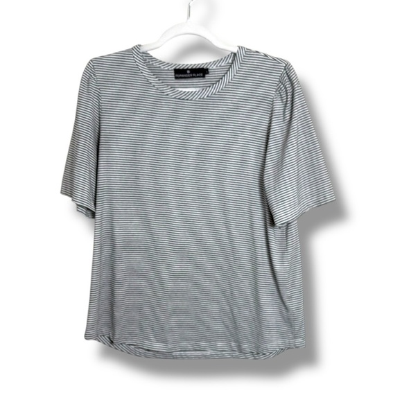 Pomander Place Gray Stripe Tee Size Large - Picture 1 of 6